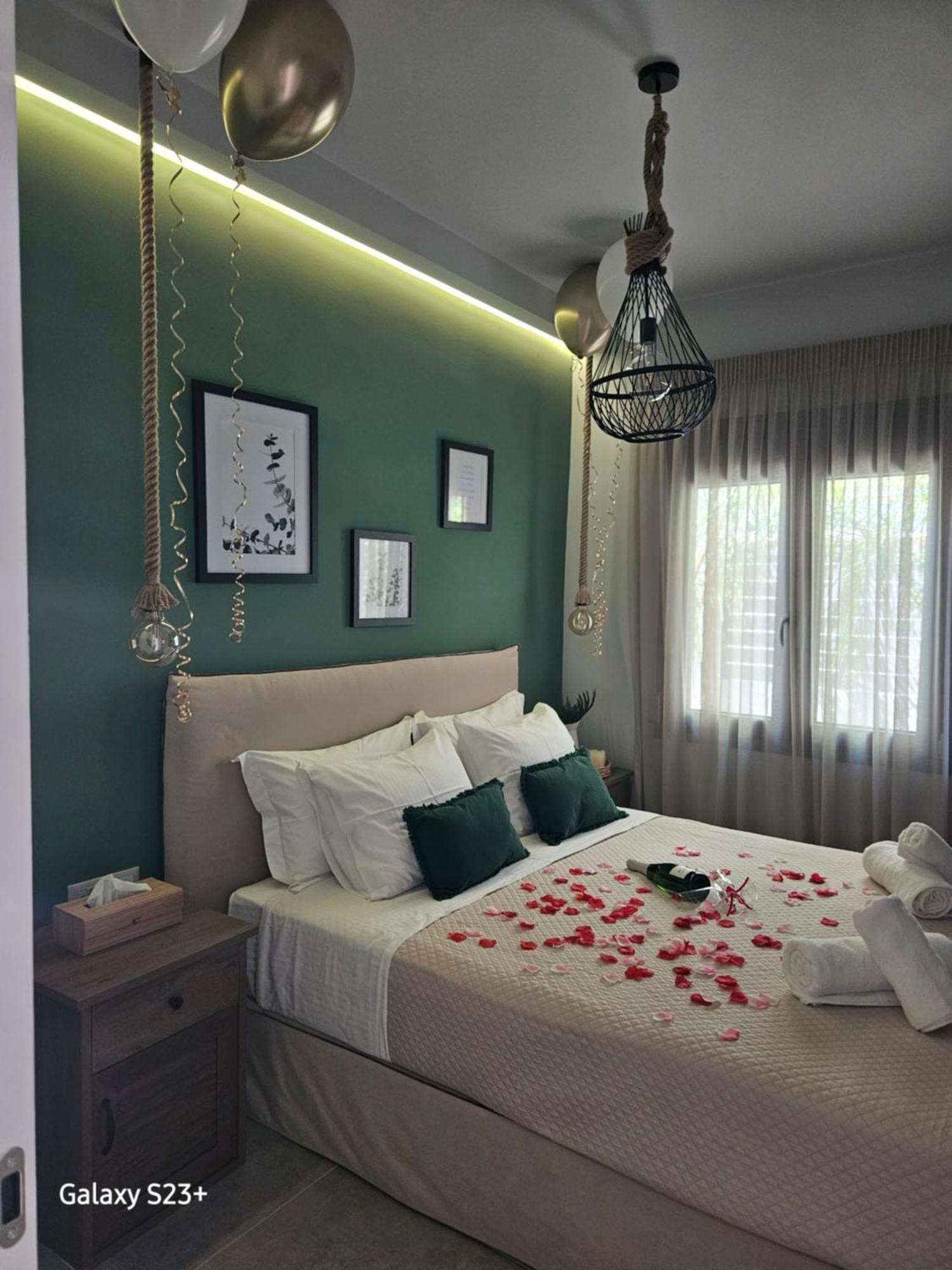 Damona 2Br Luxury Home With Garden - Κοντά Στο Κέντρο 이라클리온 객실 사진